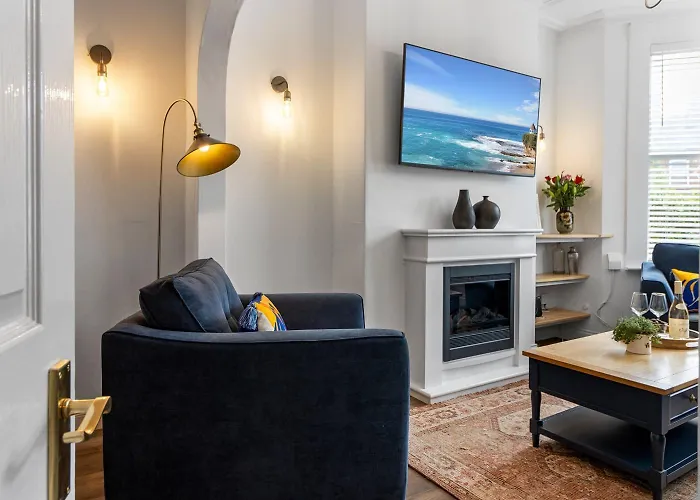 Maple House - Park View Sleeps 7